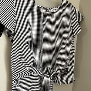Black & white plaid top